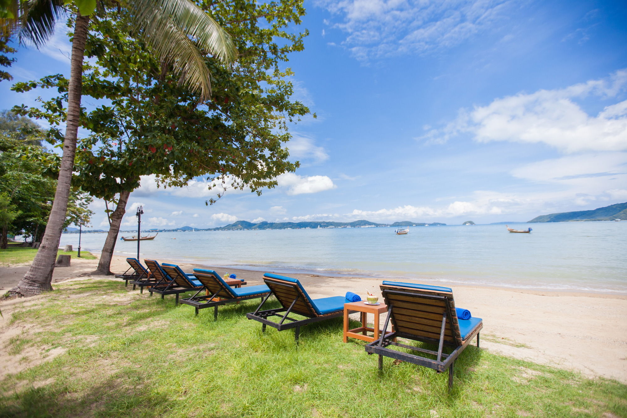 Chalong Beach Hotel Phuket Rawai Екстер'єр фото