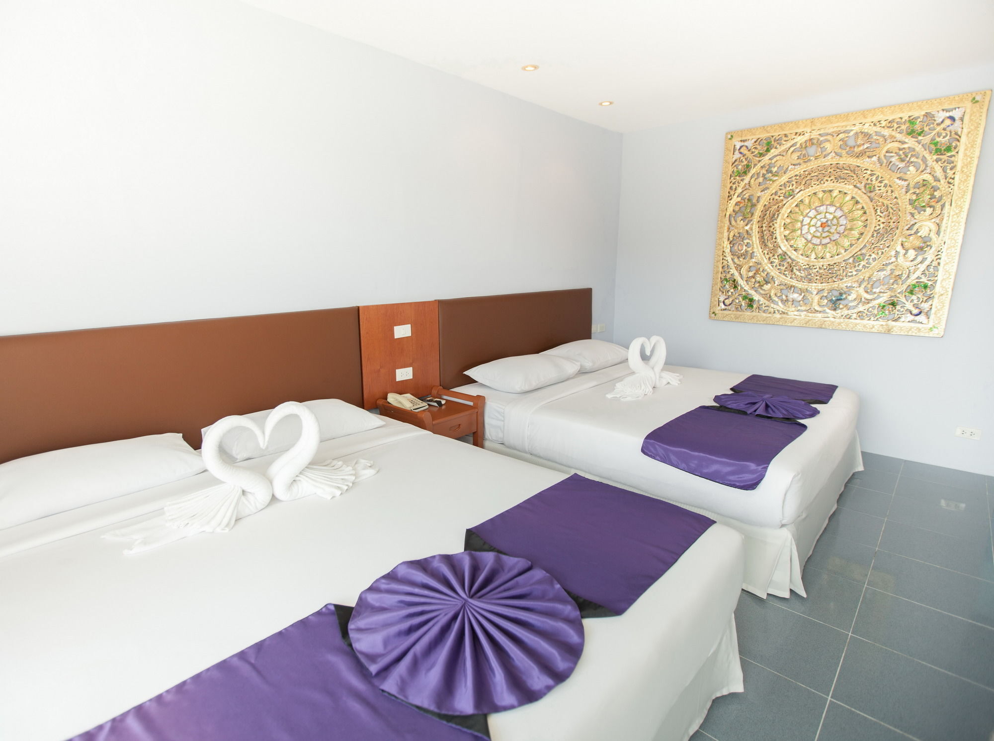 Chalong Beach Hotel Phuket Rawai Екстер'єр фото