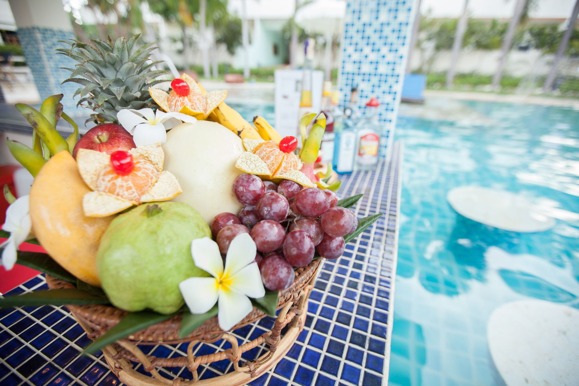 Chalong Beach Hotel Phuket Rawai Екстер'єр фото