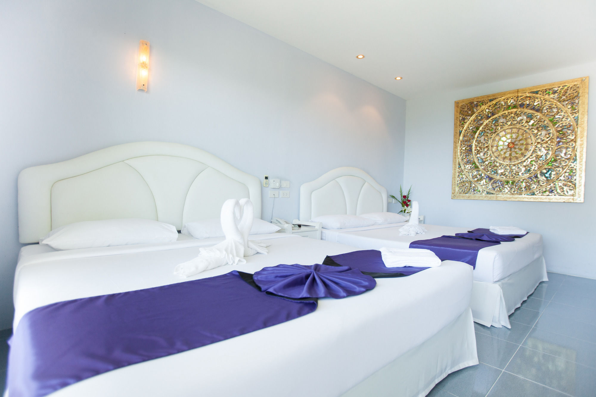 Chalong Beach Hotel Phuket Rawai Екстер'єр фото
