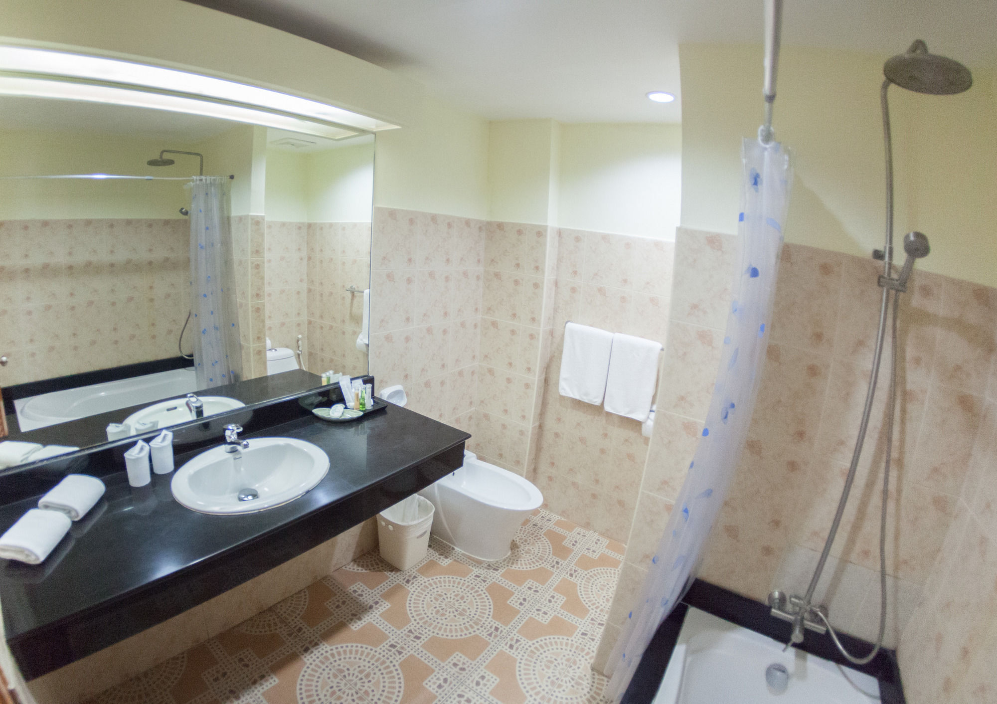 Chalong Beach Hotel Phuket Rawai Екстер'єр фото