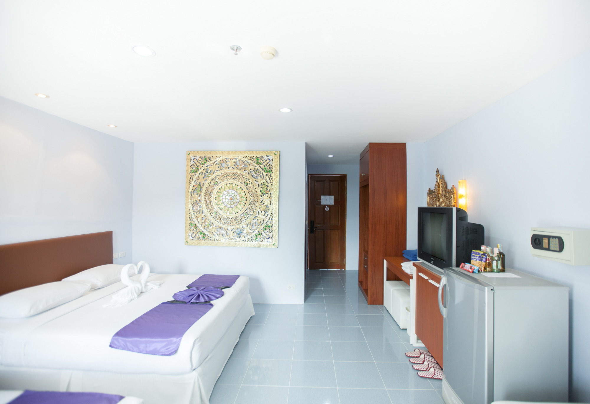 Chalong Beach Hotel Phuket Rawai Екстер'єр фото